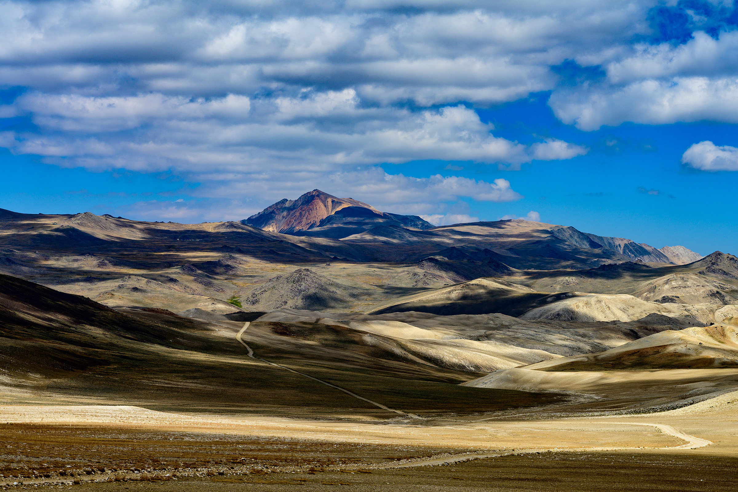 Road to the White Mountains